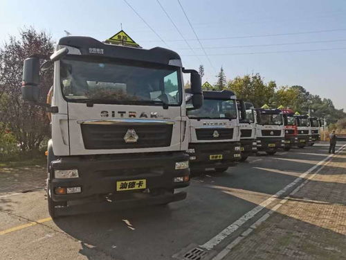 唐山重汽前四后八鋁合金運油車 專業廠家解析高效運輸新選擇